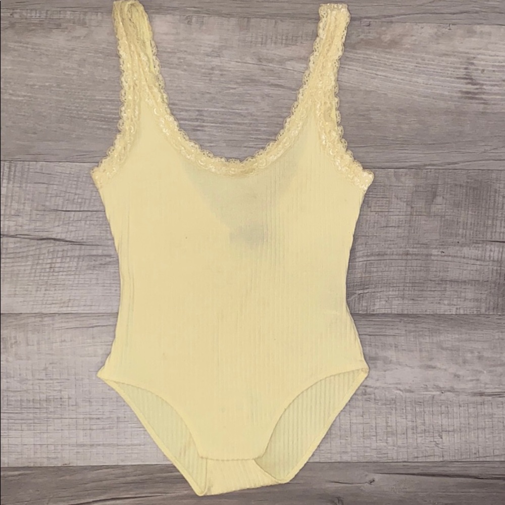 Yellow Ribbed Lace Bodysuit - Picture 4 of 4